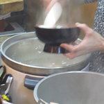 かぶと - 釜で炊いた炊き立ての御飯