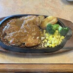 フライングガーデン - 若鶏のうまいうまい焼き(¥1,031)                                   すでにソースがかかって提供されるが、後がけでパリパリの皮が楽しみたかったなぁ