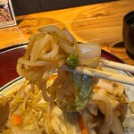 銭函バーベキュー - 野菜 持ち上げ