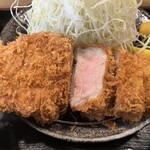 嬉嬉豚 とんかつ 「君に、揚げる。」(極) - よき揚げっぷり＆柔らかすぎず好みの歯応え