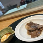 くずし割烹 樋ぐち - これがサーロイン？さっと火を通して。　これだけ食べたらもう感激だったけど。じっくり火を通したコースのお肉は、コースだもんね、計算し尽くされた出来栄え、、