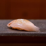 奥赤坂 鮨 淡師 - 縞鯵