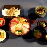 遊沙亭 - 海鮮ちらし寿司セット
