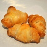 シンジコガ - アンチョビのクロワッサン