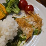 キッチン ブルー グローブ - 甘鯛ポワレは残り少ない