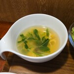 キッチン ブルー グローブ - 卵と茸スープのアップ