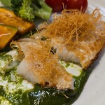 キッチン ブルー グローブ - 次のカットで1/3、もう少しソースが欲しかったな