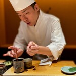 くるますし - なんだかものすごく熱そう。 なので、笹の葉を挟んで熱さを和らげているようです。 素晴らしい連携技は見てて楽しい。