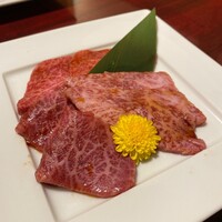 肉の匠 将泰庵 神田店 - 本日の特選部位、特上カルビ、赤身上ロース
