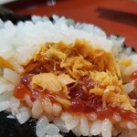 おにぎりぼんご - 鮭すじこの中。