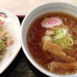 珍来 - まずまず。
チャーハンセット
ラーメンはミニです