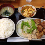 定食屋　イワイ - 料理写真:日替定食630円、火曜日は鳥からあげとマーボー豆腐。