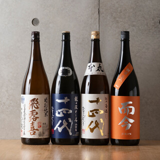 炭火焼きの旬な海鮮とお好みの日本酒で大人な時間を。