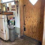 ダコタ ラスティック テーブル - 