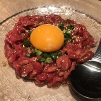 上等焼肉 ひらく - ユッケ