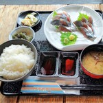 光る海 - サンマ刺し定食