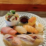 和食人の店 すしカフェ 健 - すしランチ　2500円　
しゃり♡熟成されたお魚♡