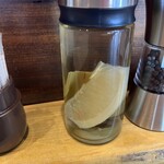 つくばらーめん 鬼者語 - グレープフルーツ？このお酢で味変したけど美味すぎる