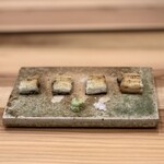 柚木元 - ⑬【鉢肴-1】
      浜名湖産天然鰻の白焼き