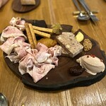 渡辺料理店 - ・シャルキュトリー盛り合わせ 4,600円
      (白レバームース、ブーダンノワール、ポークロースハム、パテカンパーニュ)