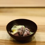 柚木元 - ⑭【止鍋-1】
      島田緬羊牧場産サフォーク種（羊）マトン肩ロースのシャブシャブ