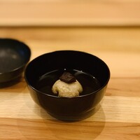 柚木元 - ②【椀-1】
                  吸地：乳茸
                  椀種：蕎麦掻き
                  椀妻：乳茸