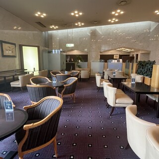 ロビーラウンジ_2