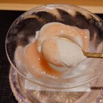 日本料理 柳燕 - 杏仁のアイス　無花果の摺り流し