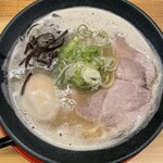 博多豚骨ラーメン 一純屋 - 味玉ラーメン