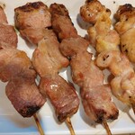 鳥魚 - 左からブタロースと鳥