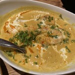 グルガオン - レモンと海老のカレー▷マイルドクリーミーな味、海老が大きく食べ応えアリ