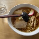 食事処 まやま - ラーメン（税込700円）