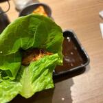 清香園 - 焼き上げたお肉はチシャに味噌を付け包んでご飯と一緒にいただきました。
 
おご馳走様です。