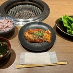 清香園 - 料理写真:スープも味噌汁かワカメスープが選べたんでワカメスープにして貰いました。