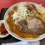 ラーメン もっけだの - 『赤唐味噌中華ニンニク(食べるラー油つき)』