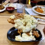 キッチン あずま - 甘辛いタレが染みたチキン南蛮♡に、
      タルタルソース♡ヤバうま〜♪･:*+.\(( °ω° ))/.:+