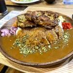キッチン あずま - ルー・小麦粉を不使用‼️
      体調を整えるスパイスは薬膳カレーから♡
      スパイシーチキンカレー♡