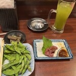 ます家 - 枝豆と馬刺し