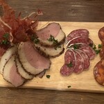 羽村バル haruka - 衝撃②乾燥させた生ハム(味が濃くパリパリで美味しい)