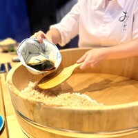 鮨 おにかい×2 - おにかい恒例のシャリ切りが始まります