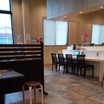 寿司海鮮和食処やますい - 店内