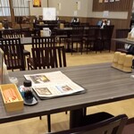 寿司海鮮和食処やますい - 店内