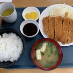 うどんと丼 ふる里 - かつ定食   990円