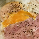 牛込珈琲店 - 目玉焼き＆トーストモーニング350円