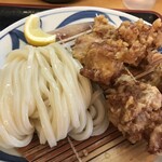 かの家 - 大きめのとり天と美しいうどん