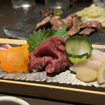 御八 - 鮮馬刺し おまかせ3種盛り合わせ