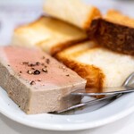バール トラットリア トムトム - 2024.8 鴨レバーとフォアグラのテリーヌ（750円）