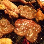 炭火環七市場 - 炭火と天然塩で焼くタンと東京軍鶏