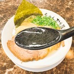 自家製麺 ら～めん かり屋 - 魚介だし 塩ら〜めん(スープリフト)