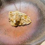 菊鮨 - 山口宇部のワタリガニ、瀬戸内の赤雲丹、赤酢のシャリ。